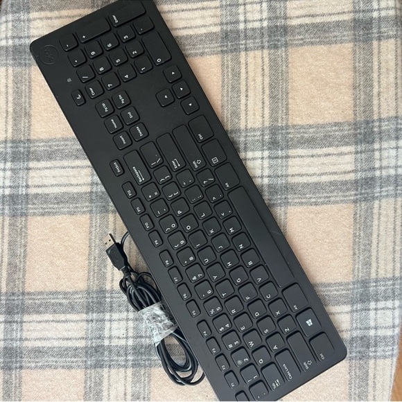 Lenovo SK8821 Wires Essential Keyboard - Picture 6 of 10